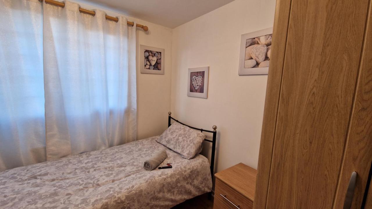 Shergold House Swindon Extérieur photo